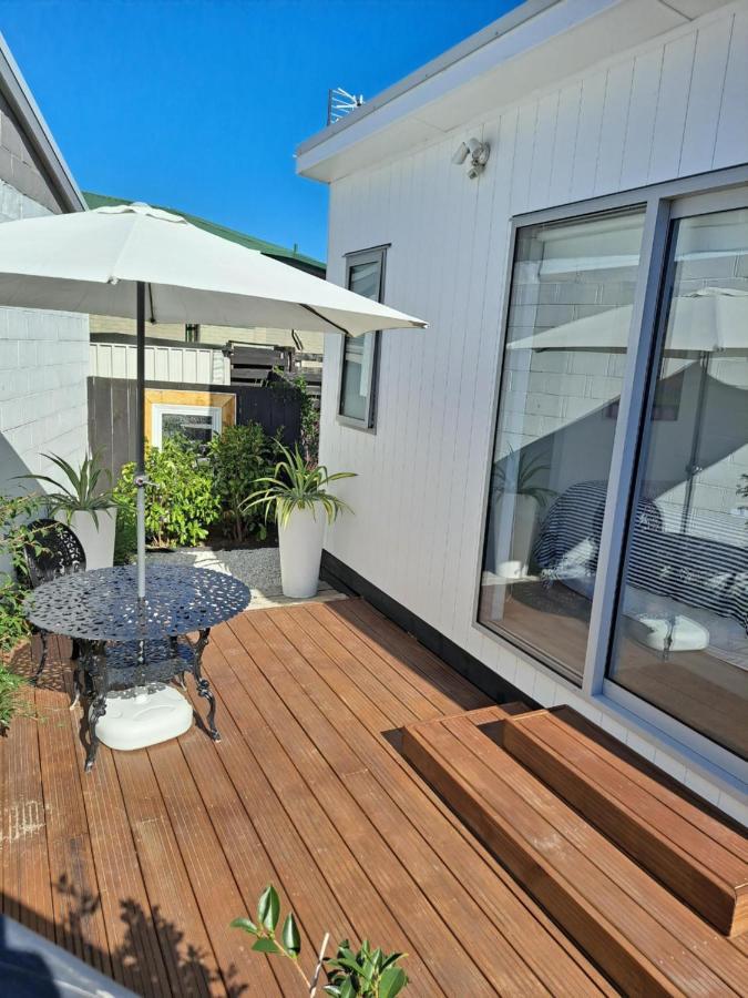 Pod Bach On Tweed Hotel Tauranga Exterior photo